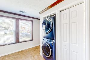 Central Galveston Cottage