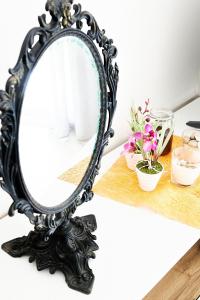 Heidi's Apartment img67