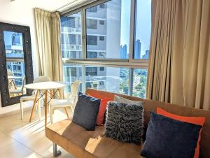 Yc 2301-B l Habitacion en av Balboa