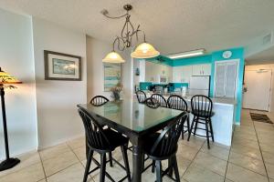 Plantation Palms #6609