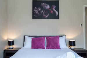 GreenLeafRetreat in Katoomba-Leura-Wentworth Falls-Blue Mountains-Pets Welcome-Free Parking & WIFI