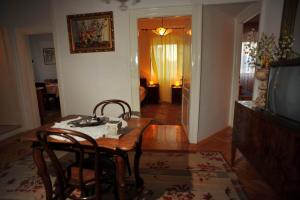 Apartments by the sea Sutivan, Brac - 22771