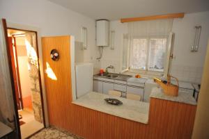 Apartments by the sea Sutivan, Brac - 22771