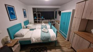 Rooms with a swimming pool Garesnica, Bjelovarska - 22858