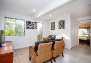 Surf Gums, Sleeps 9, Pet Friendly, Fully Renovated