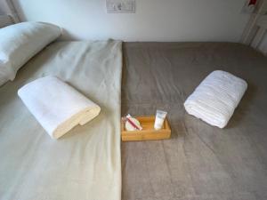 This spectacular 3-bedroom apart