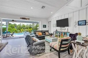 3/2 Pool Home - Paradise Found! - Bokeelia