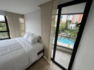 401 Luxury apartment in hearth of El Poblado + View!