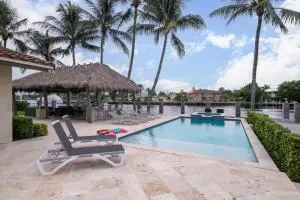 Paradise Manor - Lighthouse Point