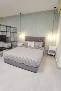 Modern Comfy Studio Permaisuri 2 Carpark WIFI NETFLIX - Salak South