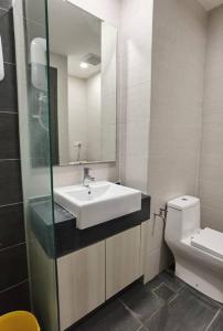 Modern Comfy Studio Permaisuri 2 Carpark WIFI