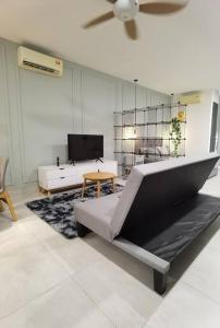 Modern Comfy Studio Permaisuri 2 Carpark WIFI