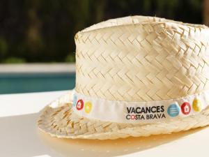 Casa con piscina privada y wifi a 300m de playa, se admiten mascotas, parking. 8 pers. - ES-325-6