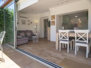 Encantador apartamento con terraza cerca de la playa - ES-325-29