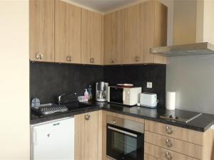 Studio proche plage et commerces avec parking privatif - FR-1-323-528