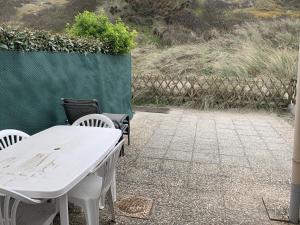 Maisons de vacances Maison a 50m de la Plage avec Parking Privatif - FR-1-482-140 : photos des chambres