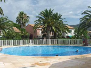 Duplex 3 pièces climatisé avec piscine, terrasse et parking - Idéal famille au Lavandou - FR-1-251-732