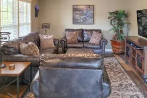 Lake of the Ozarks Golf Condo - Eldon