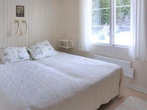 5 person holiday home in Hallabro-By Traum