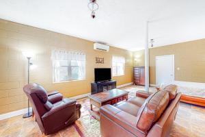 Cozy Mountain Hideaway