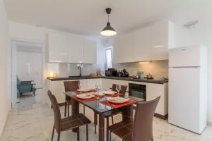 A Sunny Penthouse Modern 2 bdr - Sliema - Happy Rentals