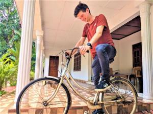 Grand Refuge wilpathu safari Home made foods Bikes Bicycles Tuk tuk Bird view Lake jogging