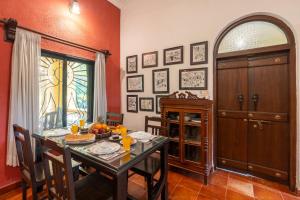 Vintage Estate - Lakeside allure with vintage decor,A plunge pool & A lawn featuring a charming gazebo