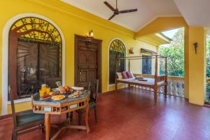 Vintage Estate - Lakeside allure with vintage decor,A plunge pool & A lawn featuring a charming gazebo