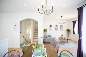 【5名様まで宿泊費用変動なし！】落ち着いた雰囲気を味わえる白を基調としたモダンスタイルな貸切一軒家！ - Meta