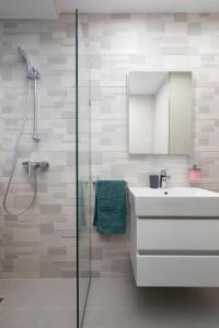 Modern & Stylish Apartment Close to Tigne Point - Close to Saint Julians & Valletta Ferry