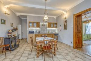 Treasure Of The Past With Whirlpool - Happy Rentals