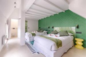 Les Halles - Luxurious & colorful 4BD for 16 guest