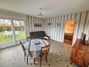 Maison de vacances avec jardin clos à 150m de la plage, idéale pour familles - FR-1-361-389