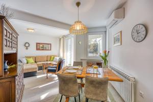 West Oasis With Terrace - Happy Rentals