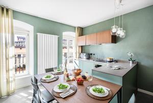 Gemhouse Smeraldo garda lake