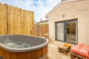 B&B / Chambres d'hotes Chambres d'hotes Merignac avec jacuzzi privatif pour le studio : photos des chambres