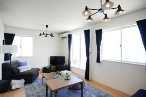 【エメラルド色の海が目の前に！】自然を満喫できるロケーション。お洒落な感じの4LDK一軒家貸し切り！