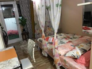 5 minutes to Jazz Mall! Studio-type condo 100mbps