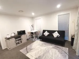 Stylish Private Guest House Ensuite Only - West Melton