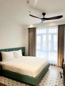 Phòng Tiêu Chuẩn Giường Lớn (Standard King Room)