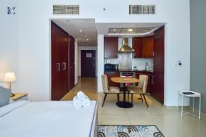 Luxury Escapes - Modern Studio Apt with Balcony near Dubai Mall - 29 Blvd