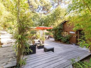 Villa en Bois avec Piscine Chauffée, Proche Plage & Dégustations Ostréicoles - FR-1-736-38