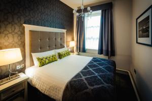Deluxe Double Room room in Hotel Isaacs Cork City
