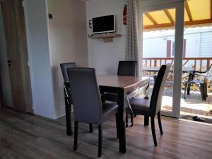 Campings Mobil-home - Clim, TV, LL - Camping LE LAC DES REVES 4 etoiles - MH-A020 : photos des chambres