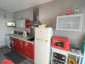 Appartement bord de mer avec balcon et parking - FR-1-652-28