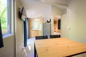 Campings Les Eaux Chaudes : photos des chambres