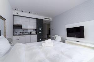 Ovo Chic Studio by BookingHost