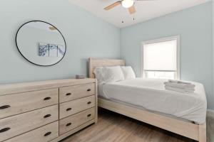 Fully Renovated Steps to Beach The Americana