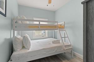 Fully Renovated Steps to Beach The Americana