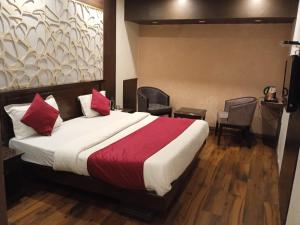 Hotel Himshri Mall Road By Ovata